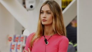 Doccia fredda per Helena Prestes