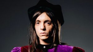 Il cantautore Lucio Corsi