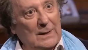 Il conduttore Enzo Iacchetto