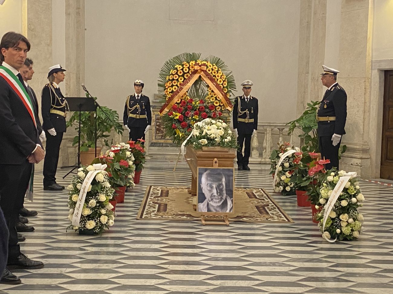 Aperta a Roma la camera ardente per Roberto Arditti