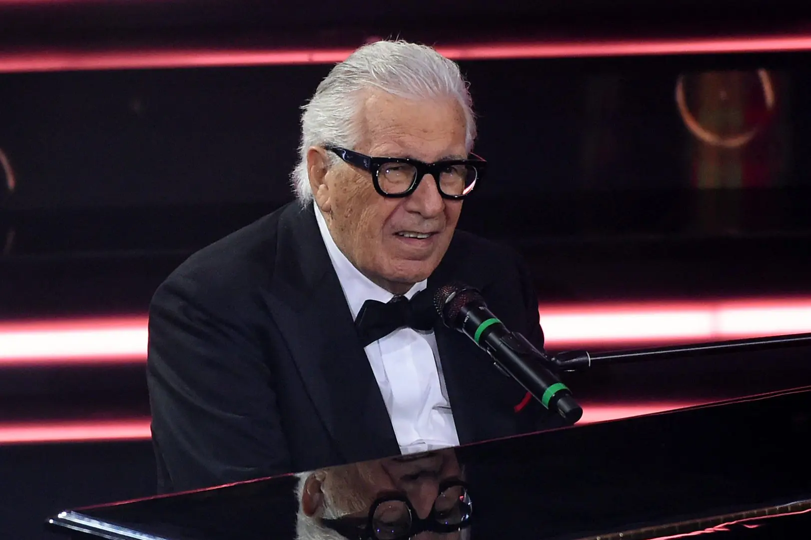 Addio a Peppino di Capri, il re della melodia italiana è morto a 87 anni