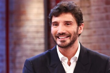 Stefano De Martino “Già al lavoro per Sanremo 2027, ascoltate centinaia di canzoni” / Video